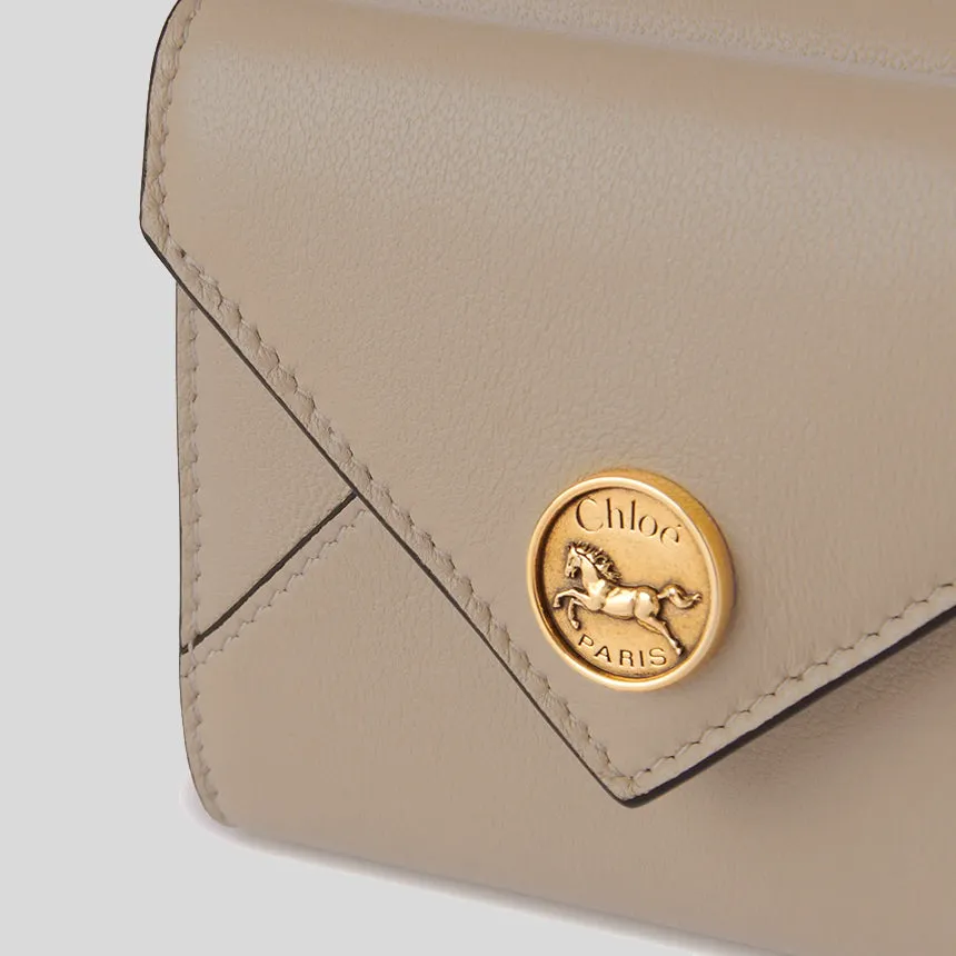 CHLOE Small Envelope Trifold Wallet In Grained Leather Motty Grey CHC25SP543O93