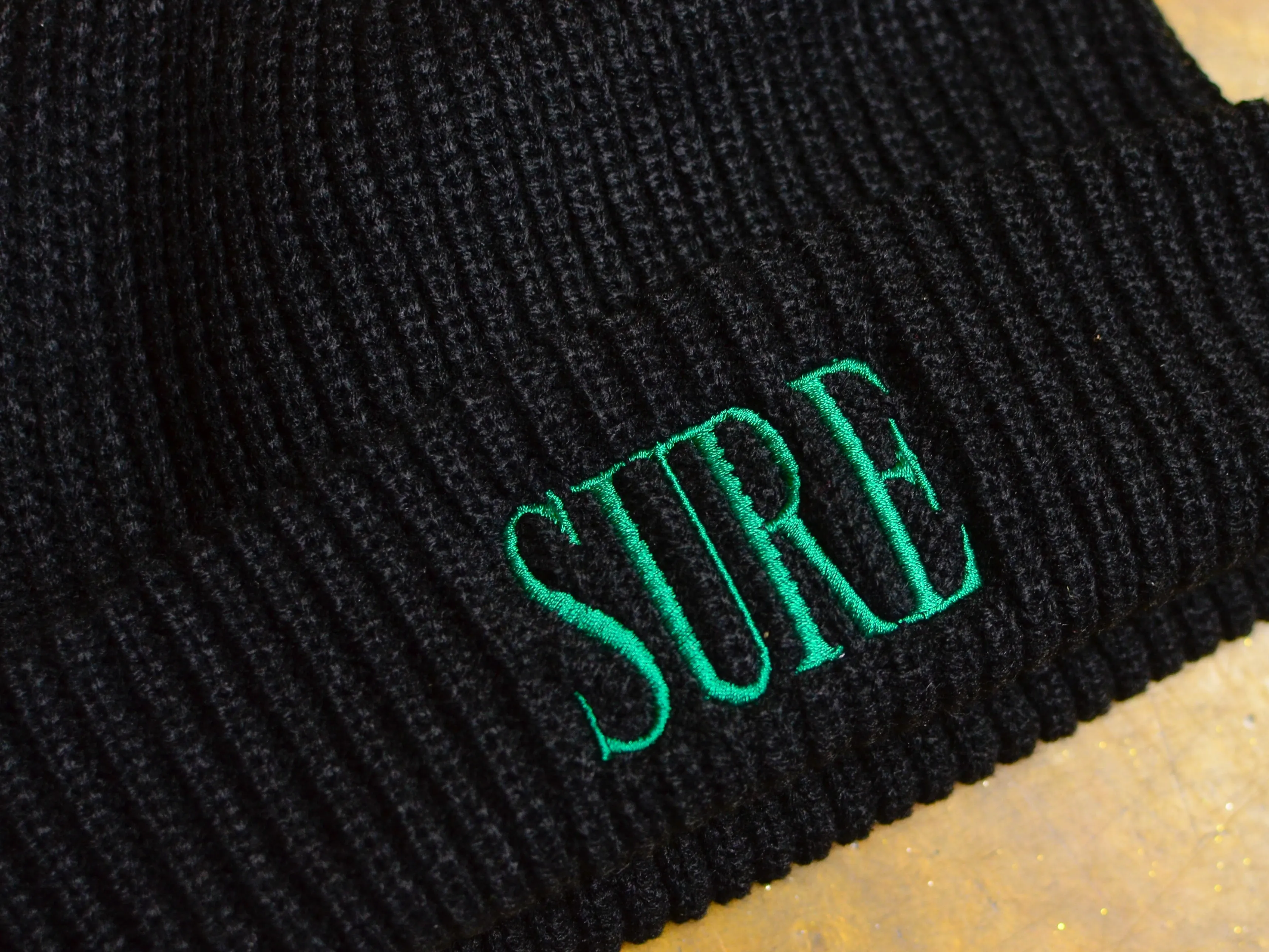 Crew Embroid Cable Beanie - Black